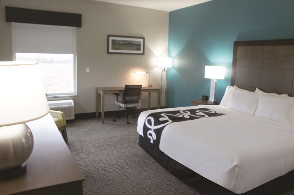 La Quinta By Wyndham West Memphis Hotel Room photo